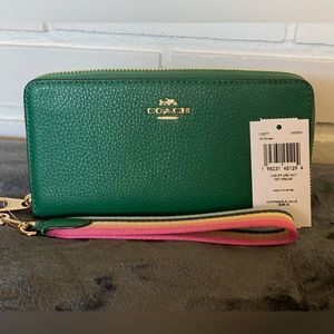 NEW COACH C8277 Long Zip Around Pebble Leather Wallet Green/Gold